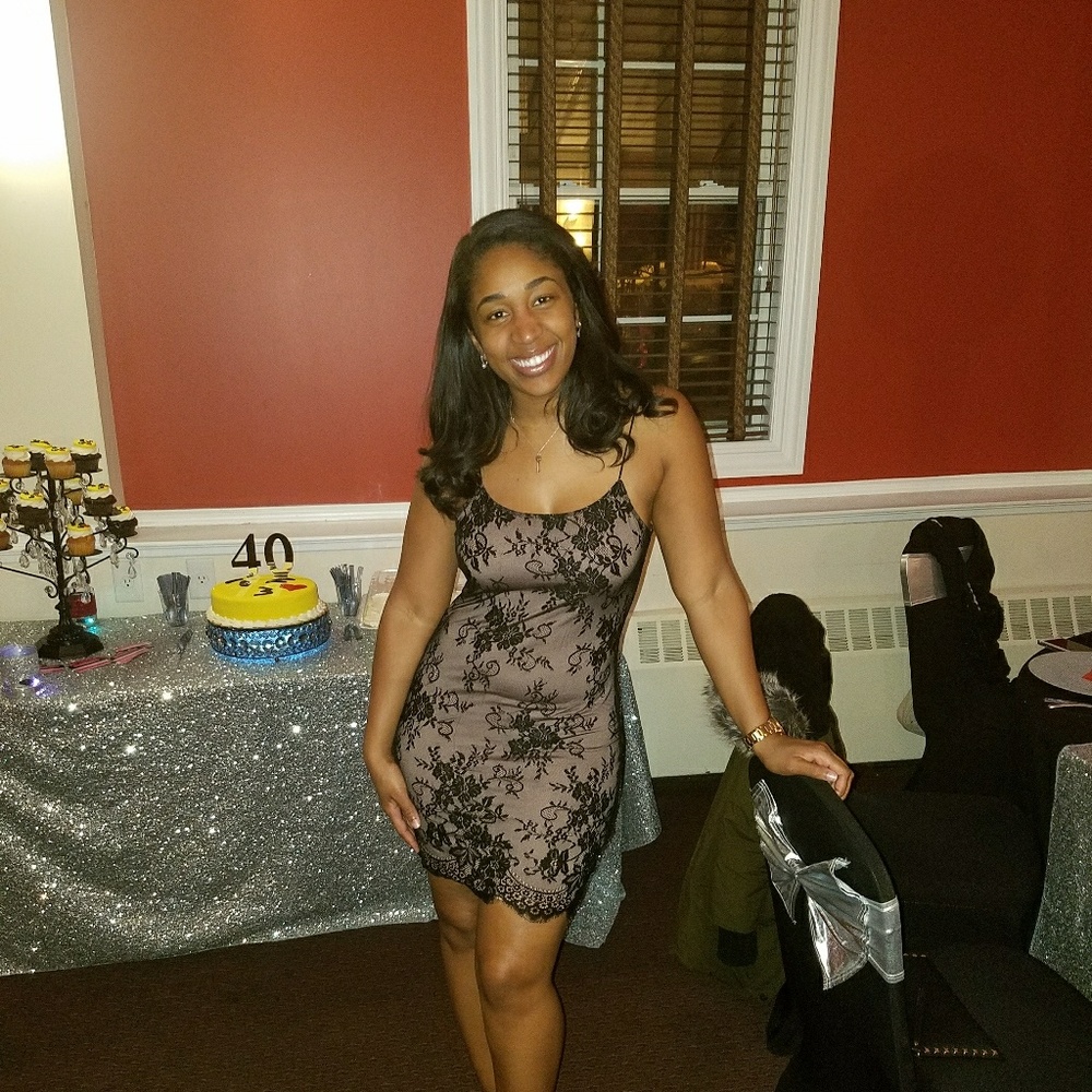 Meet your Posher, Ayisha